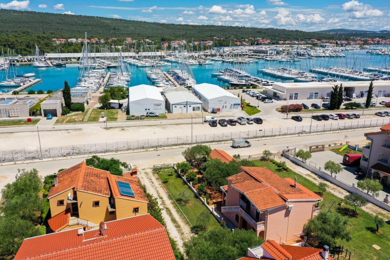 Apartmani Vesna Бибинє Екстер'єр фото